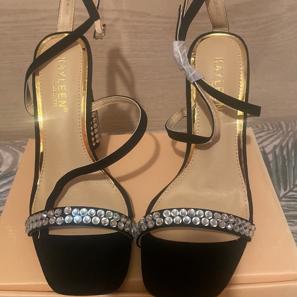 A chunky black bedazzled heel that’ll fit any occasion to have a wonderful time - Picture 6 of 7